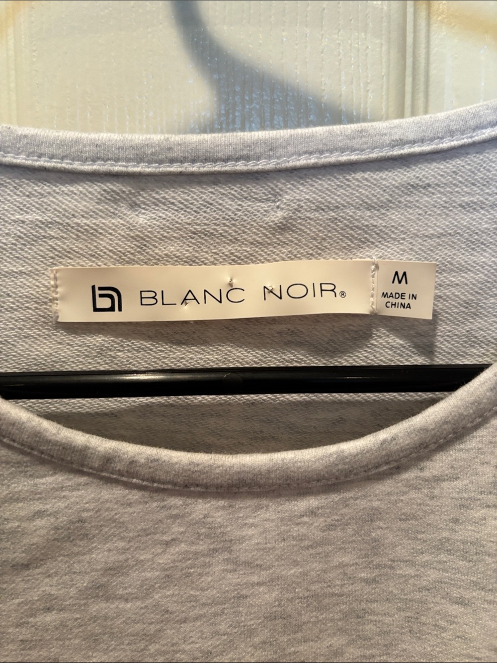 blanc noir Maitri Cropped Sweatshirt - Picture 3 of 7